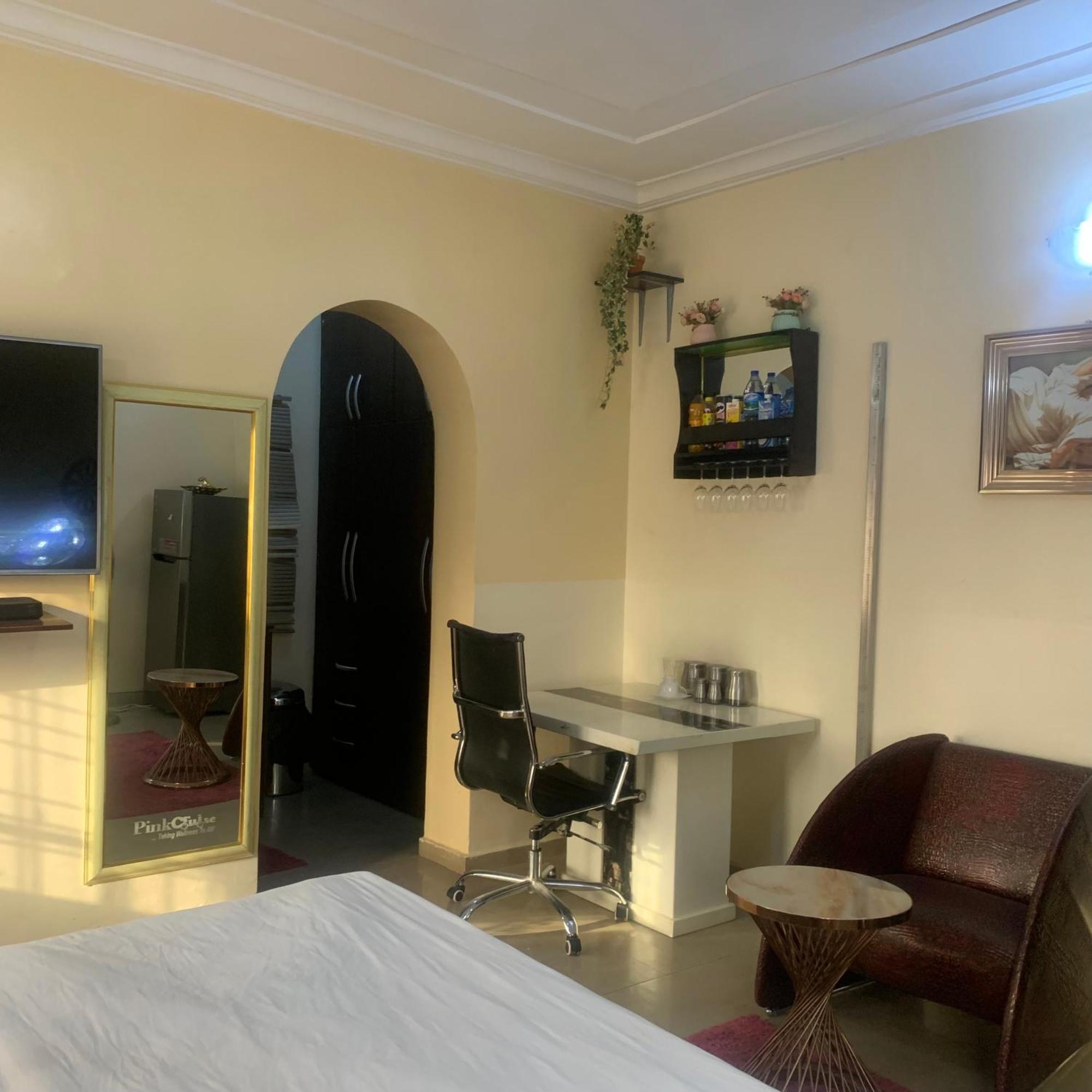 Health Plaza Abuja Aparthotel Ngoại thất bức ảnh