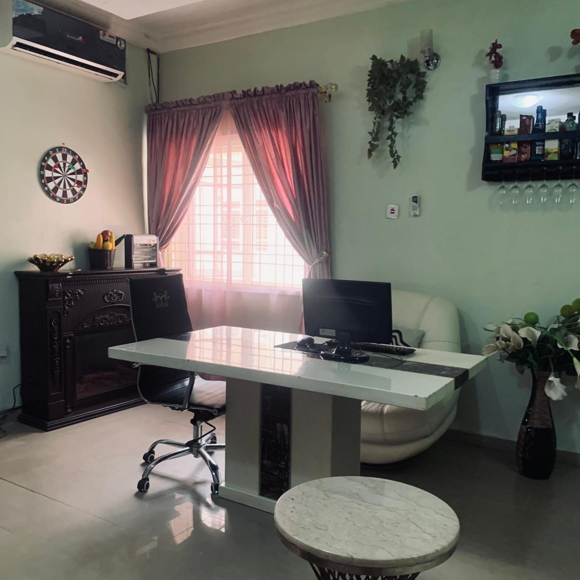 Health Plaza Abuja Aparthotel Ngoại thất bức ảnh
