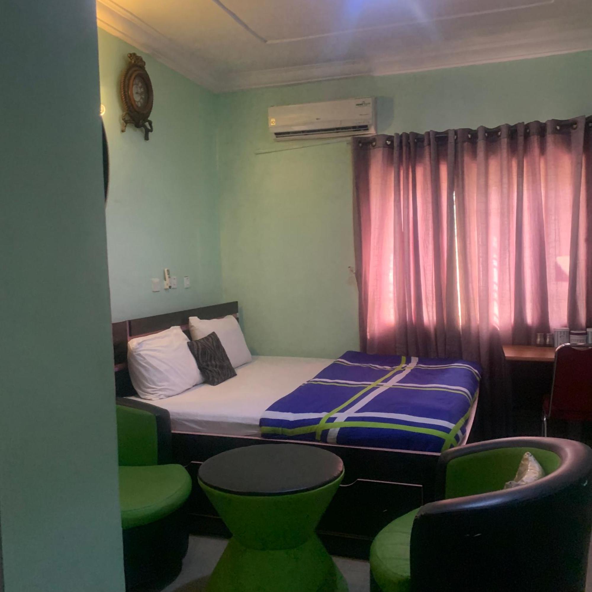 Health Plaza Abuja Aparthotel Ngoại thất bức ảnh