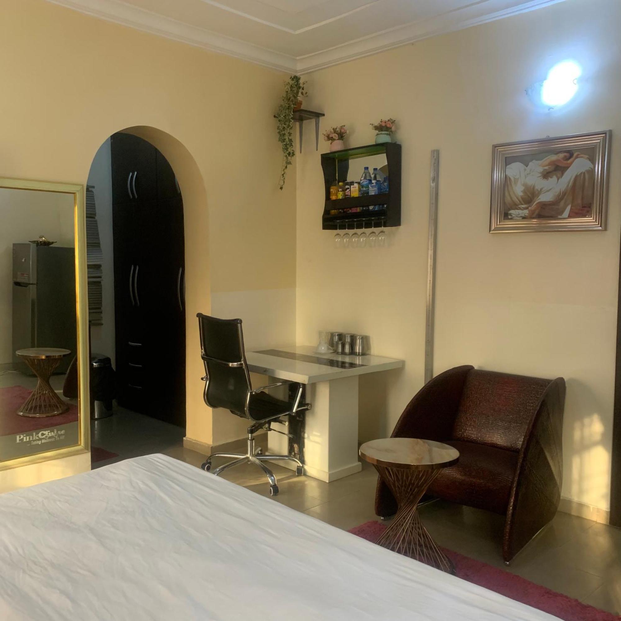 Health Plaza Abuja Aparthotel Ngoại thất bức ảnh